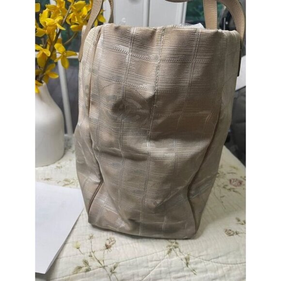 Chanel on the Go: Cream of the Crop – Preloved Travel Line Tote - Picture 7 of 14